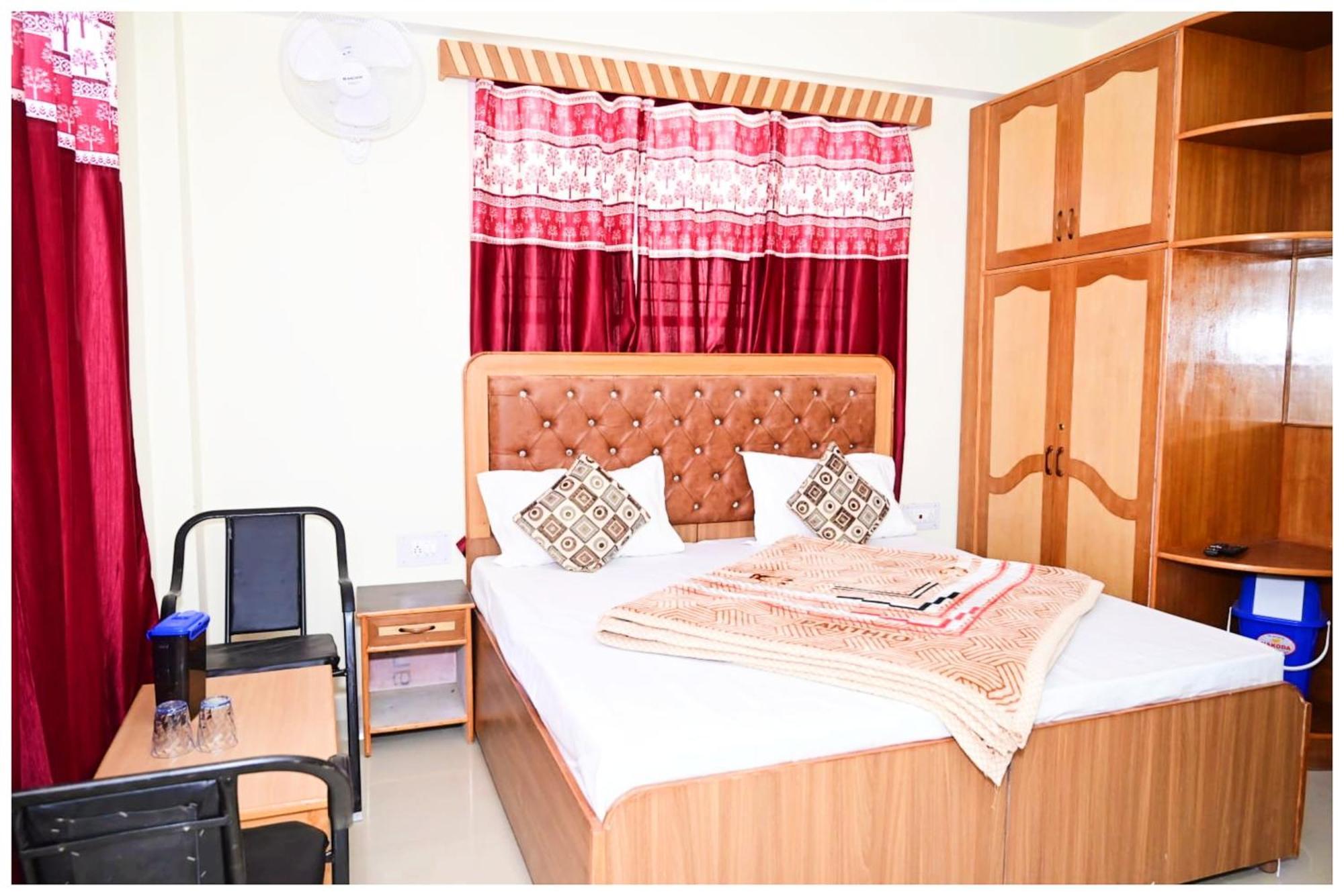 Simla Hotel K R I S H N A B - B Near Mall Road And Temple Exterior photo